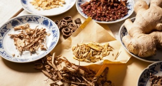 Cách điều trị viêm mũi dị ứng bằng Đông y có thực sự hiệu quả?